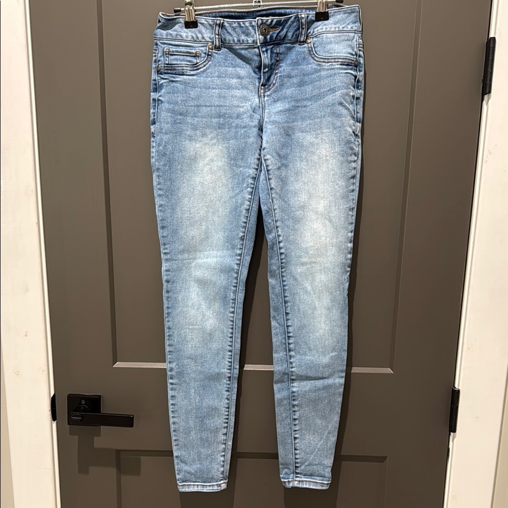 Maurices Blue Skinny Jeggings with Vintage-Inspired Fade